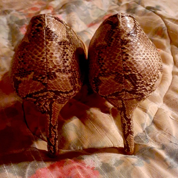 Ladies heels. - Picture 2 of 8